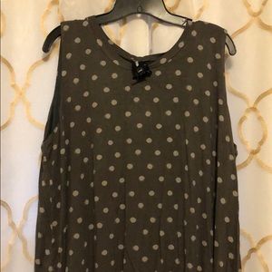 Agnes & Dora gray dot sleeveless tiered tunic
